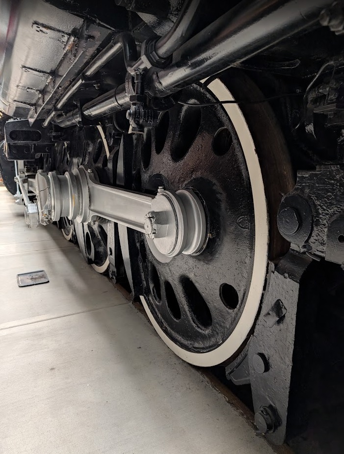 photo of the drive wheels of a Big Boy steam locomotive
